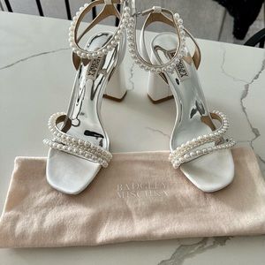Badgley Mischka | size 7.5 | ankle strap block heel | soft white color